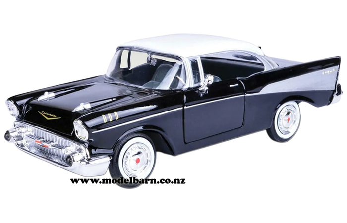 1/24 Chev Bel Air Coupe (1957, black & white)