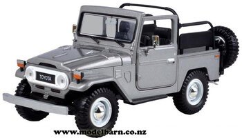 1/24 Toyota FJ40 Land Cruiser Covertible (grey)-toyota-Model Barn