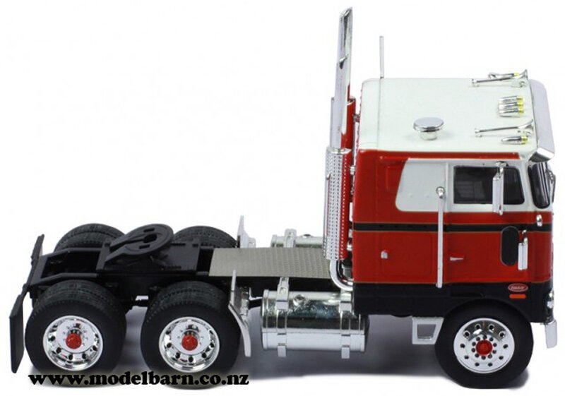 1/43 Peterbilt 352 Pacemaker Prime Mover (1979, red & white