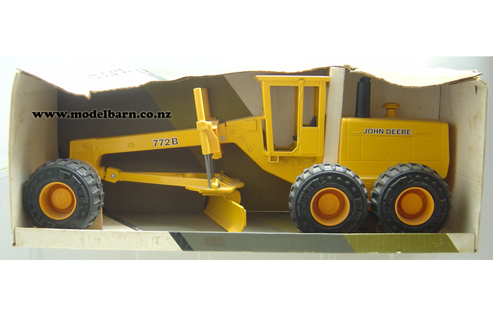 1/16 John Deere 772B Motor Grader