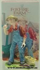 1/16 "Mac" Figurine (Foxfire Farm)-animals-and-figurines-Model Barn
