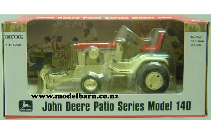 1/16 John Deere 140 Lawn & Garden Tractor (red) & Front Blade