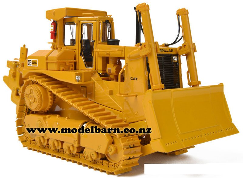 1/48 Caterpillar D9L Bulldozer & 1/48 Caterpillar 633D