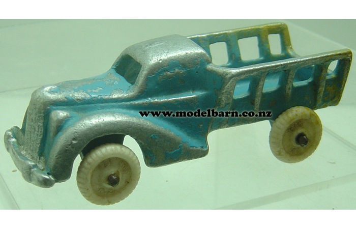 Small Farm Truck (light blue, 103mm)