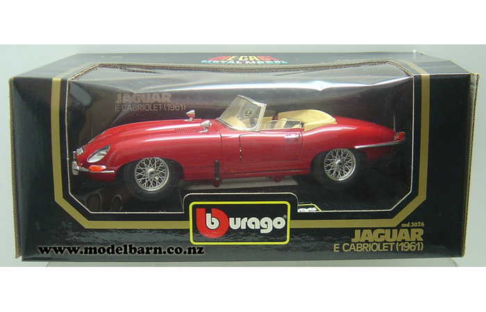 1/18 Jaguar E Cabriolet (1961, red, missing right tail light surround)
