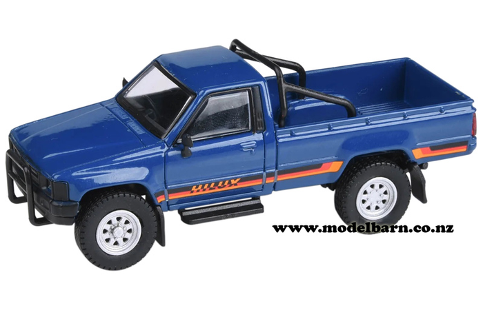 1/64 Toyota Hilux Single Cab (1984, Medium Blue)