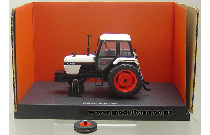 1/32 Case 1494 2WD with Cab (1983) (front wheel broken)