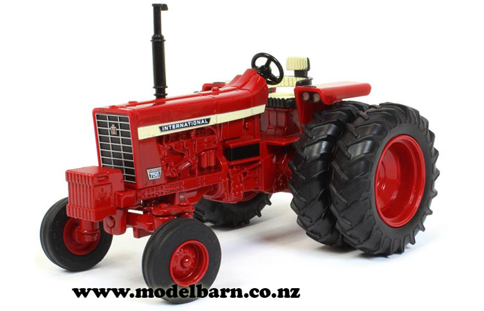 1/32 Farmall 756 with Rear Duals