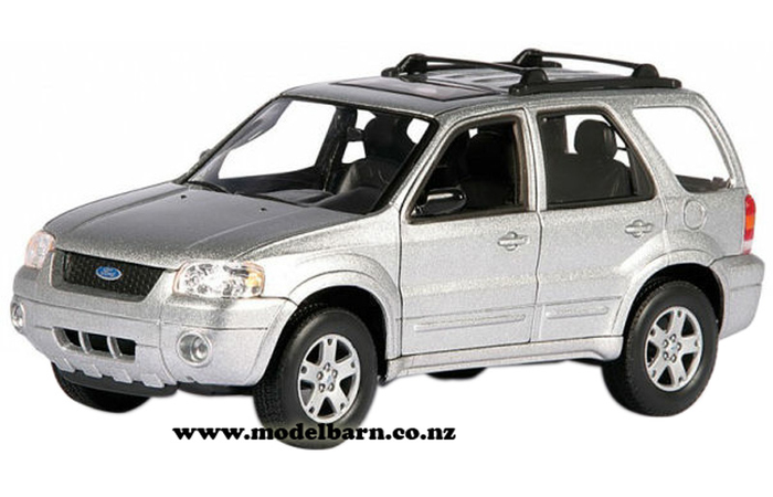 1/24 Ford Escape Limited (2005, silver)