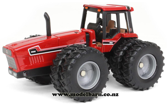 1/64 International 6588 2+2 4WD with Duals All-round