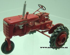 1/32 Farmall B Single Front Wheel (1939) Assembled Kitset (damaged)-international-Model Barn