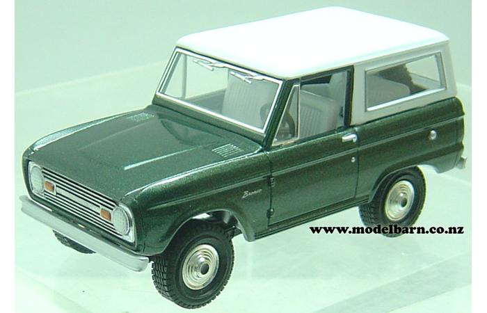 1/43 Ford Bronco (1966, green & white) Matchbox