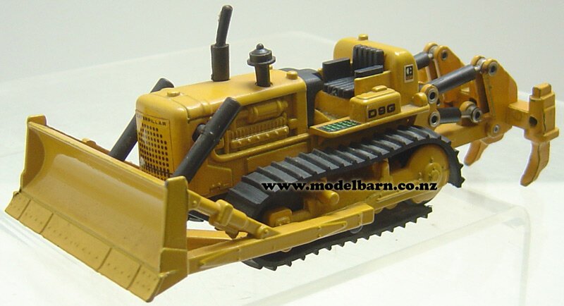 1/52 Caterpillar D6D Bulldozer with Ripper (broken tracks