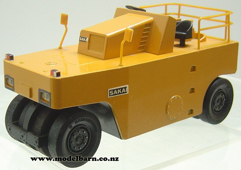 SAKAI TS150 & TS600C 1/40スケールモデル 1/40 Sakai TS150 Tyre Roller (unboxed, damaged) - Construction