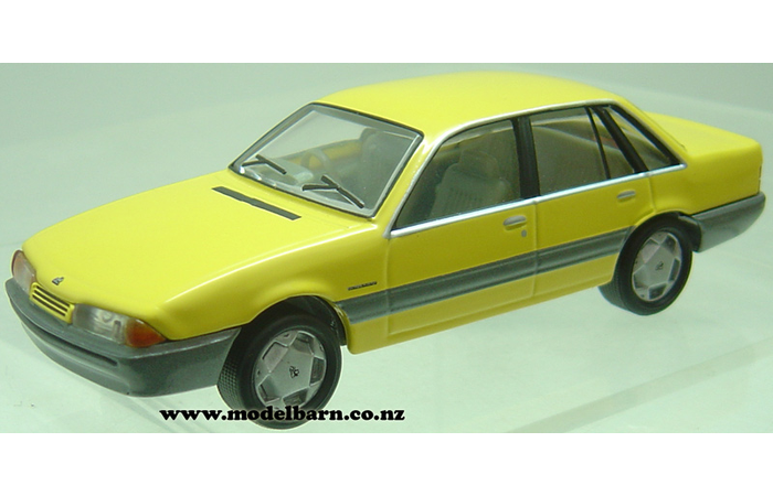 1/43 Holden VL Commodore Berlina (1986, Butternut)