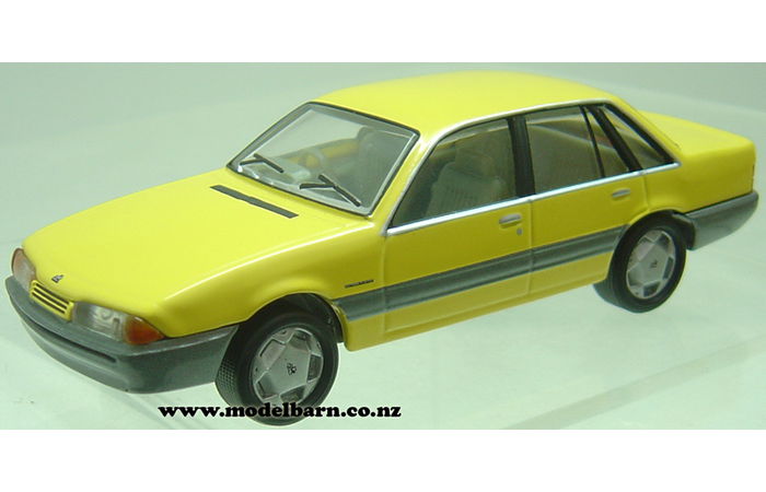 1/43 Holden VL Commodore Berlina (1986, Butternut)