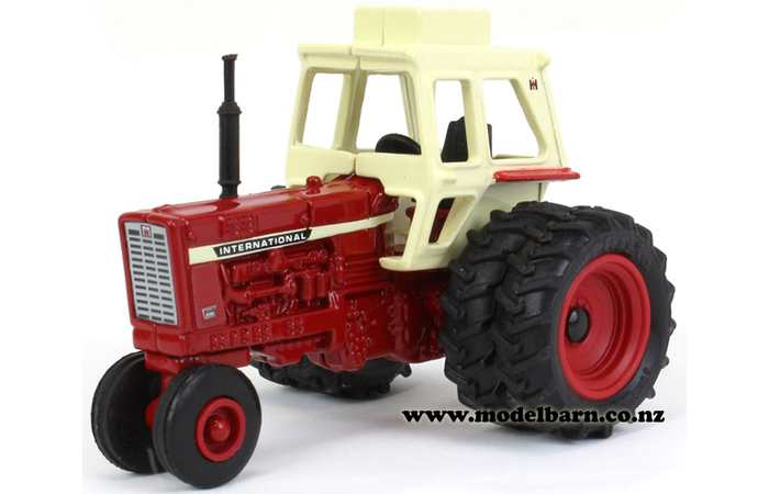 1/64 Farmall 856 Rowcrop with Cab & Duals