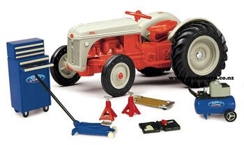 1/16 Ford 8N with Workshop Tools "Restoration Set"-ford-and-fordson-Model Barn