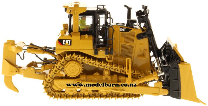 新品　未使用　CAT 1:50 D9T トラクター85944 Amazon.com: Diecast Masters 1:50 Scale Caterpillar D9T Track