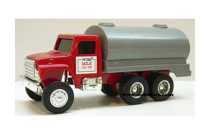 1/64 Milk Tanker "Ertl Milk Co-Op"