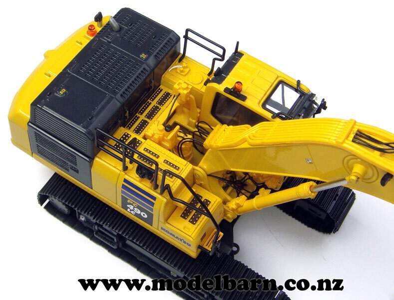 1/50 Komatsu PC490LC-10 Excavator (box faded & damaged