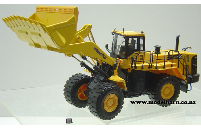 1/50 Komatsu WA600-6 Wheel Loader (damaged box, broken mirror)