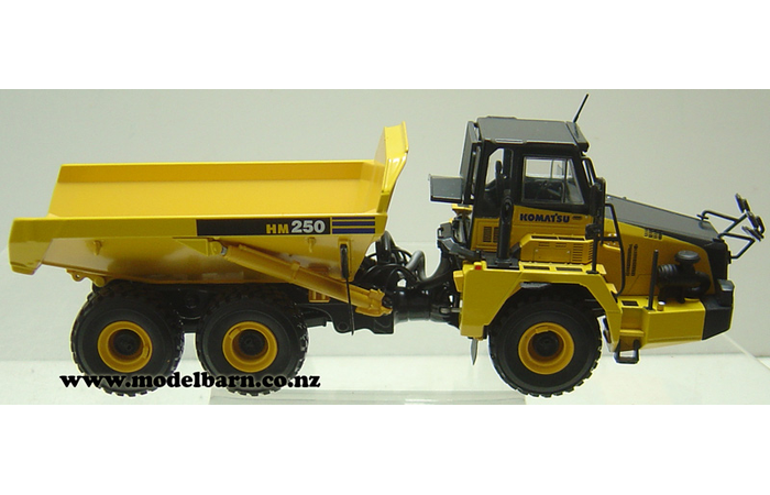 Buffalo Road Imports. Komatsu HM250 articulated dump
