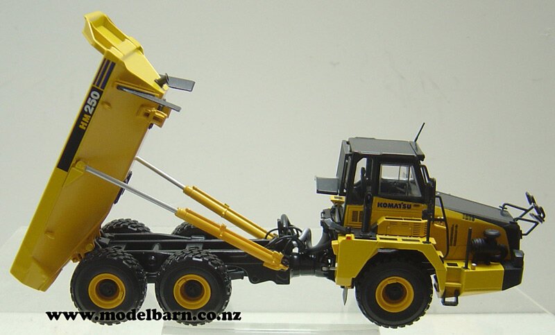 Miniature Construction World - Komatsu HM250 Articulated Hauler
