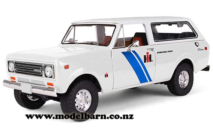 1/25 International Scout Traveler (1979) "IH"