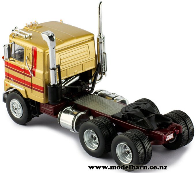 Ixo Models 1/43 Scale Diecast TR111 - 1976 Freightliner COE