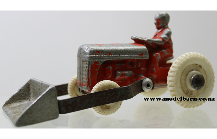 Ferguson Tractor with Loader (orange, 152mm)