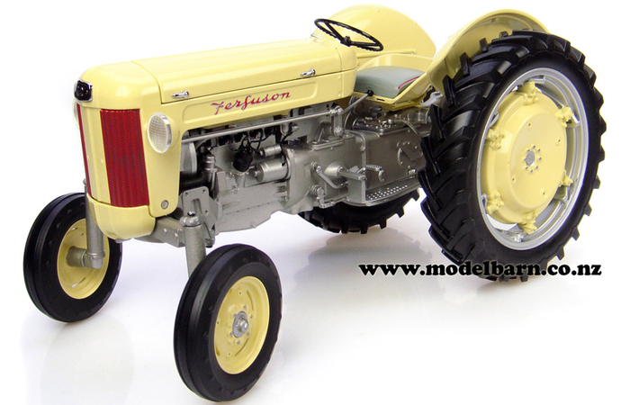 1/16 Ferguson Hi-40 (1957, grey & cream)