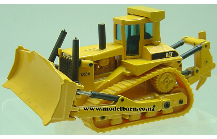 1/70 Caterpillar D10N Bulldozer with Ripper (broken front left ram)