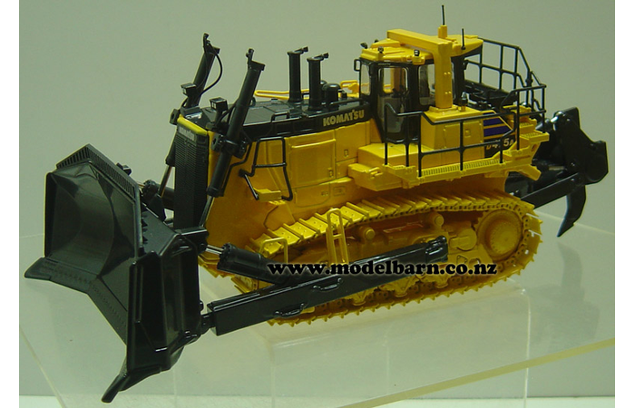 1/50 Komatsu D475A-8 Bulldozer (damaged box)