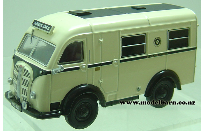 1/43 Austin K8 Welfarer Ambulance "St John" Used
