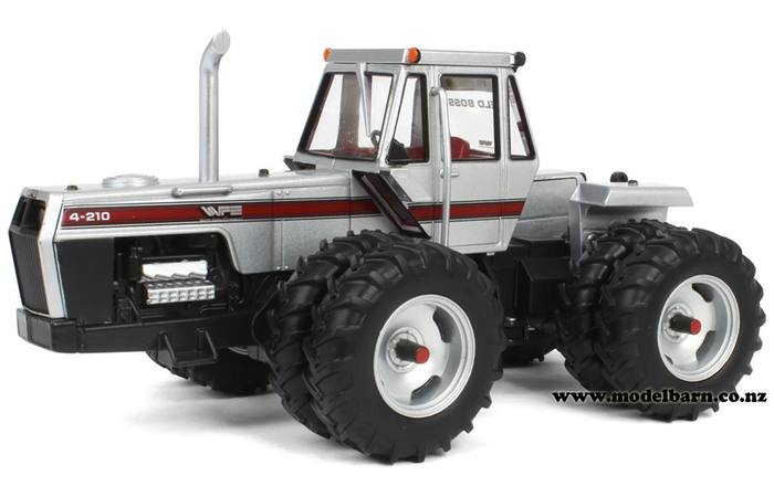 1/32 White 4-210 4WD with Duals All-round "NFTM 2024"