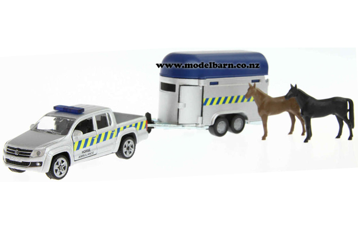 1/55 VW Amarok & Horse Float & Horses "Horse Ambulance"