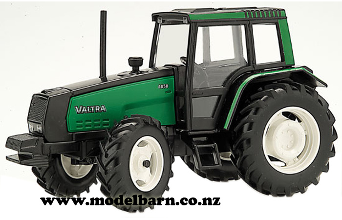 1/32 Valtra 6850 (green)