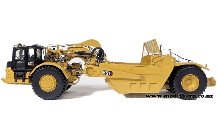 1/24 Caterpillar 651 Motor Scraper