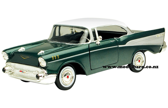 1/24 Chev Bel Air Coupe (1957, green & white)