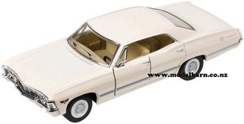 1/43 Chev Impala Sedan (1967, white)-chevrolet-and-gmc-Model Barn