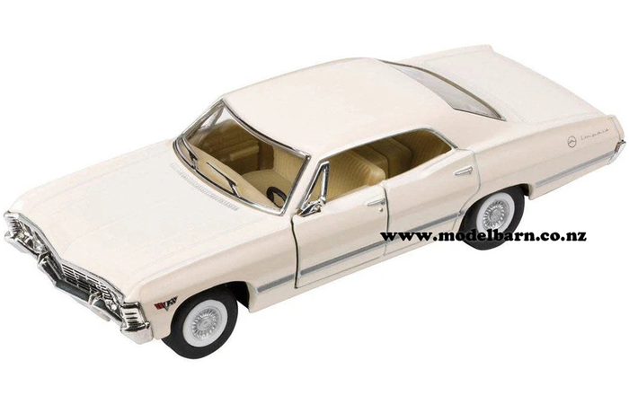 1/43 Chev Impala Sedan (1967, white)