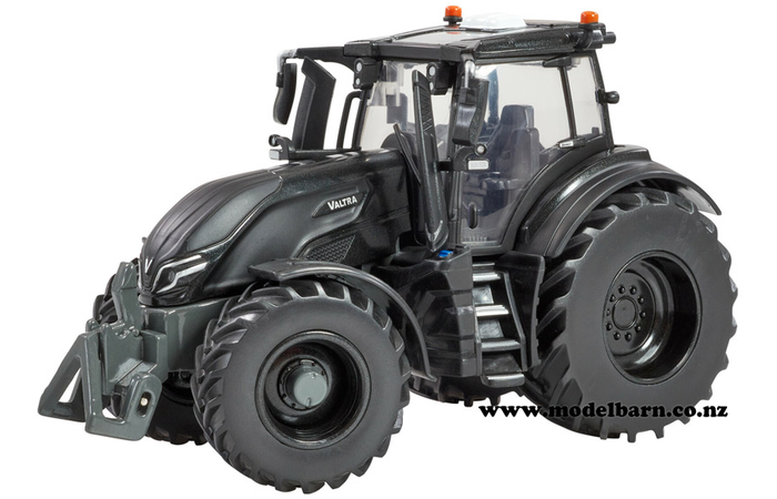 1/32 Valtra Q305 (black)