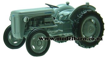 1/32 Ferguson TE-20 (1953)-ferguson-Model Barn