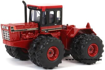 1/64 International 4586 with Duals All-round-farm-equipment-Model Barn