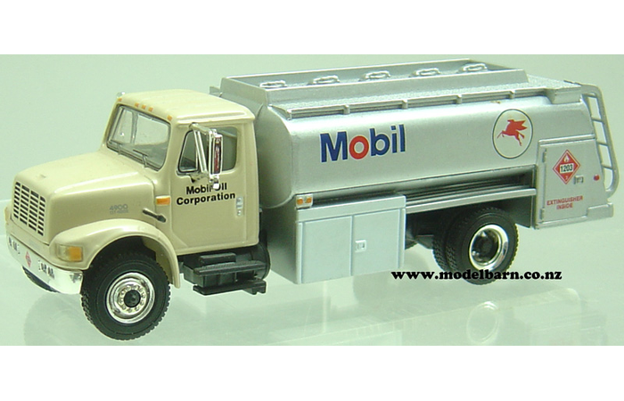 1/54 International 4900 Tanker "Mobil"