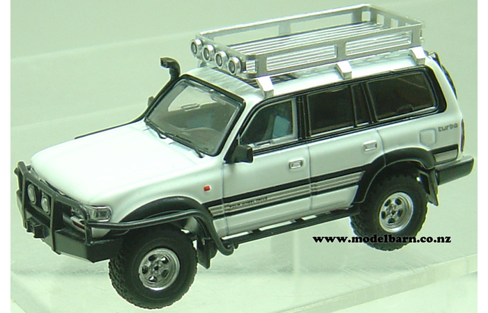 1/64 Toyota Land Cruiser 80 (white)