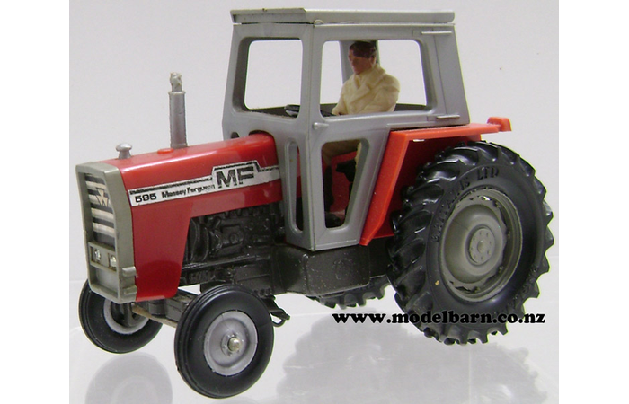 1/32 MF 595 2WD (used, unboxed, broken exhaust)