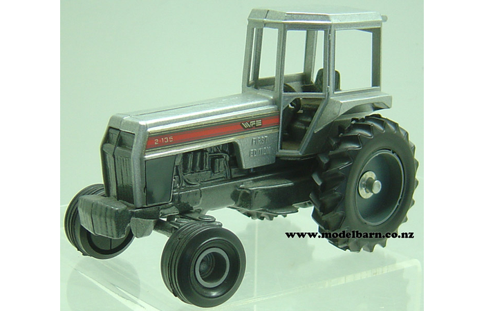 1/32 White 2-135 with Cab (used, unboxed)