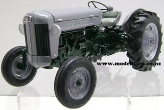 1/16 Ferguson 40 "Launch Edition" (1955, grey & green, used)-ferguson-Model Barn